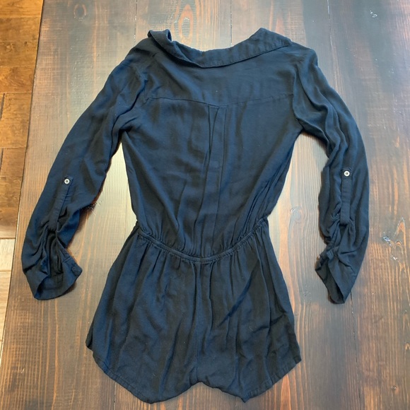 short black romper (with pockets!) - Picture 2 of 3